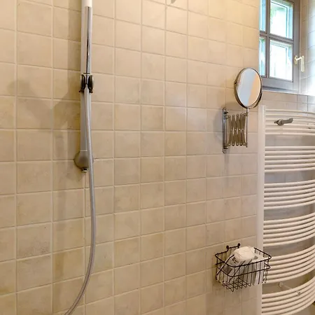 Daire Schmid Durbach