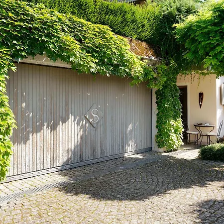 Daire Schmid Durbach